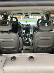 Chrysler Voyager 2,5 d (3 фото из 3)