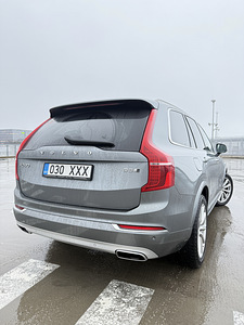 Volvo XC90 (3 фото из 10)