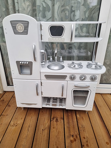 KidKraft mänguköök valge retro koos lisadega (1 foto / 7)