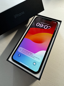iPhone 11 Pro Max 64GB Midnight Green (2 foto / 4)