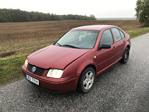 Volkswagen Bora 1.6 74kw (3 foto / 5)