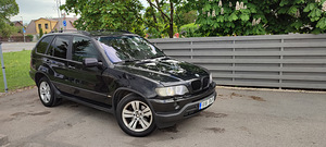 BMW X5 (10 фото из 10)