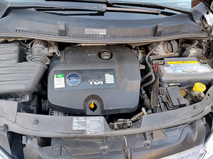 Korralik Ford Galaxy (8 foto / 9)