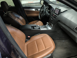 Mercedes Benz C320 4 matic (5 foto / 11)