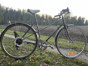 Korralik Peugeot Paris linnaratas (1 foto / 8)