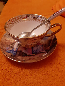 Чашка с блюдцем (4 фото из 7)