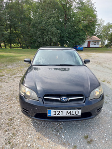 Subaru Legacy (3 фото из 11)