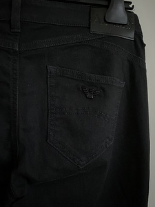 Armani джинсы (3 фото из 6)