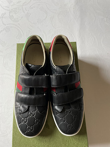 Кроссовки Gucci (2 фото из 3)