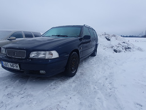 Вольво v70 (2 фото из 8)