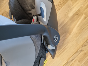 Cybex Cloud Z i-size turvahäll + Isofix Base alus 360 + Cybe (4 foto / 7)