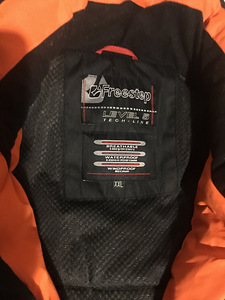 Куртка зимняя (2 фото из 2)
