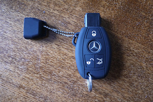Uus Mercedes-Benz silikoonist võtmekohver (2 foto / 4)