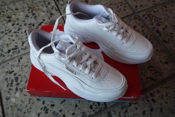Uued naiste Puma tossud, suurus 38