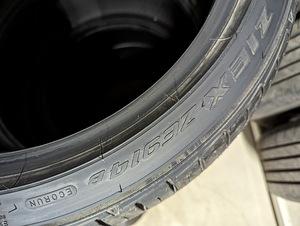 Летние шины 225/40 R18 (4 фото из 5)