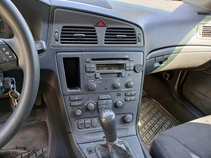 M: Volvo S60 2.4 120Kw (10 foto / 12)