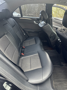 Mercedes Benz E200 (7 фото из 8)