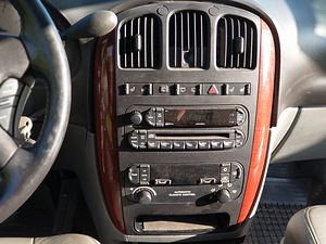 Chrysler Voyager Stown&Go (8 foto / 9)