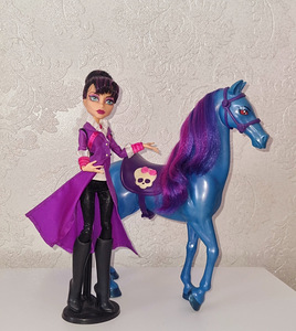 Monster high Bloodgood. (4 foto / 4)
