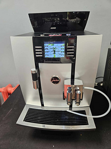 JURA GIGA X3c espressomasin (1 foto / 9)