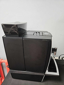 JURA GIGA X3c espressomasin (6 foto / 9)