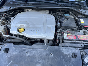 Renault Laguna (10 фото из 12)