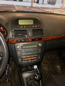 Toyota Avensis 2.2 130kw D-Cat (5 foto / 11)