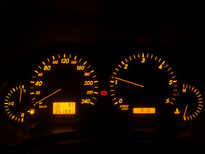 Toyota Avensis 2.2 130kw D-Cat (7 foto / 11)