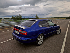 M: Seat Toledo 2.3 VR5 125kw (3 foto / 10)