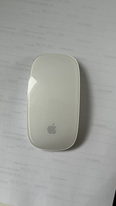 Мышь Apple Bluetooth Magic Mouse (1 поколение) (1 фото из 3)