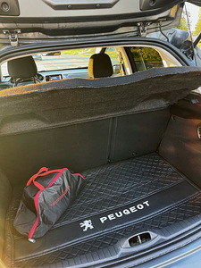 Peugeot 208 1.2 81kW (8 foto / 12)