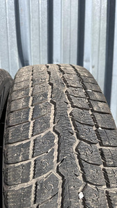225/65R17 Toyo Observe GSI-6 LS lamell talverehvid 4tk (6 foto / 8)