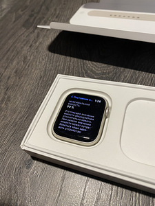 Apple Watch SE (2nd Gen) 44mm Star Alu GPS (4 foto / 4)