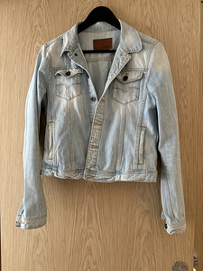 Lee Cooper teksatagi (1 foto / 2)