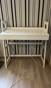 Kirjutuslaud 45x84x95 (1 foto / 1)
