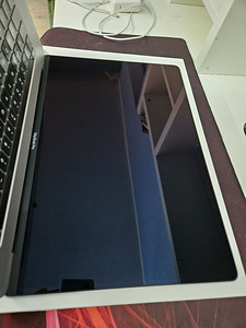 MacBook Pro 16” intel I7 32GB 2019 (6 foto / 9)