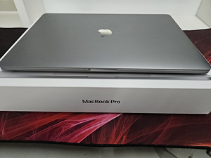 MacBook Pro 16” intel I7 32GB 2019 (7 foto / 9)
