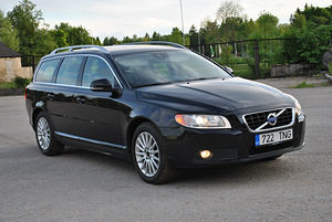 VOLVO V70 MOMENTUM 2012 (1 фото из 15)