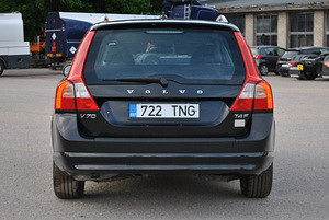 VOLVO V70 MOMENTUM 2012 (11 фото из 15)
