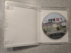 FIFA 12 (2 фото из 2)