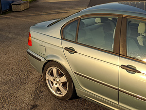 BMW 320d 2004 (4 foto / 9)