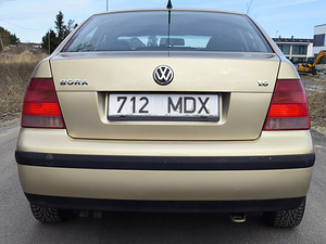 VW Bora 1.6 2004 Автомат (5 фото из 15)
