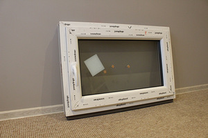 Ühe tiivaga PVC aken, laiusega 900 mm (1 foto / 8)