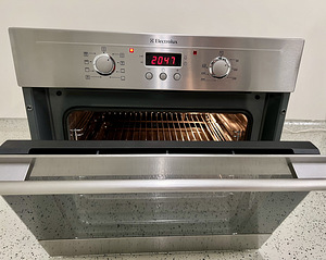Müüa kvaliteetne kasutatud ahi Electrolux EOB33100x (2 foto / 5)