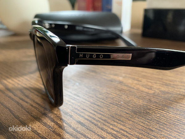 Солнцезащитные очки Hugo Boss (фото #2)