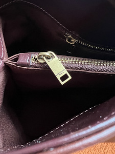 Yves Saint Laurent kandekott (5 foto / 10)
