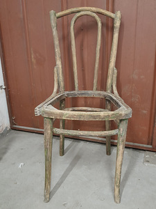 Viinitooli karkass (Thonet) (1 foto / 6)