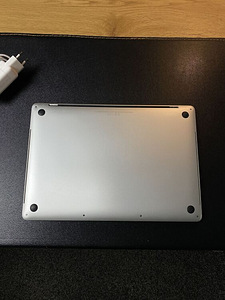 MacBook Pro 2016 Retina 15" (2 foto / 3)