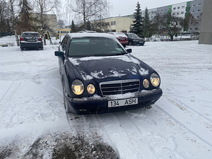 Мерседес-Бенц Е200 (4 фото из 6)