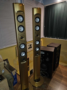 Колонки LG (2 фото из 2)